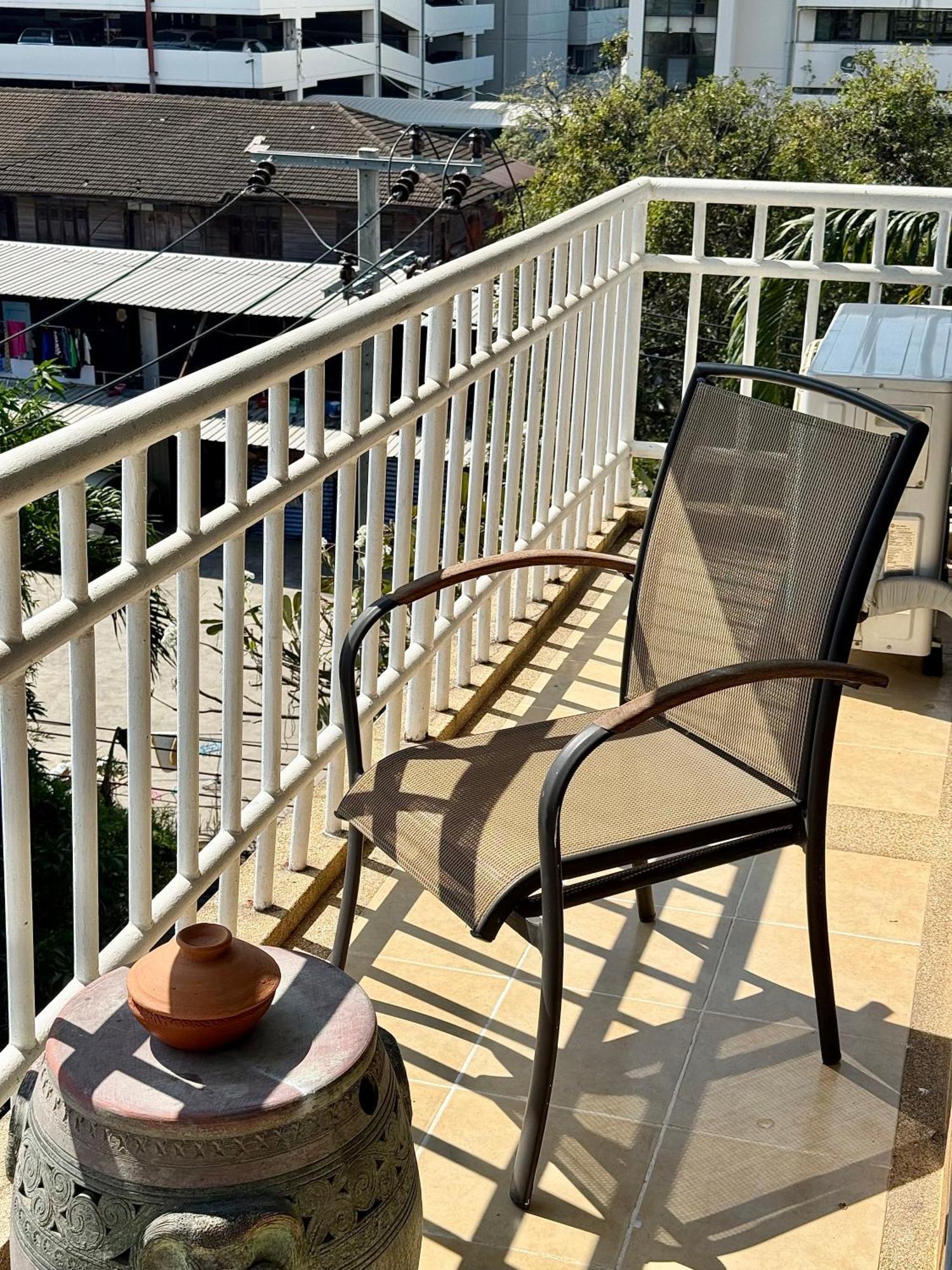 Samsen Suites Spacious 2Br Contemporary Thai Style Bangkok Exterior foto